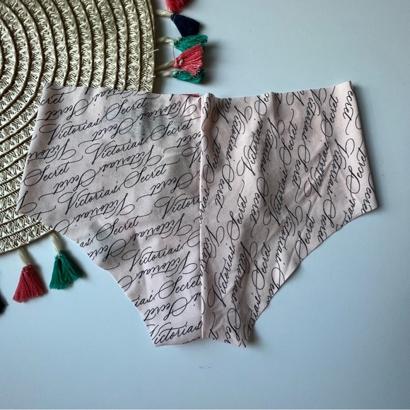 Victoria's Secret No Show Cheeky Panty Purest Pink Victoria Script S NEW - Picture 6 of 6
